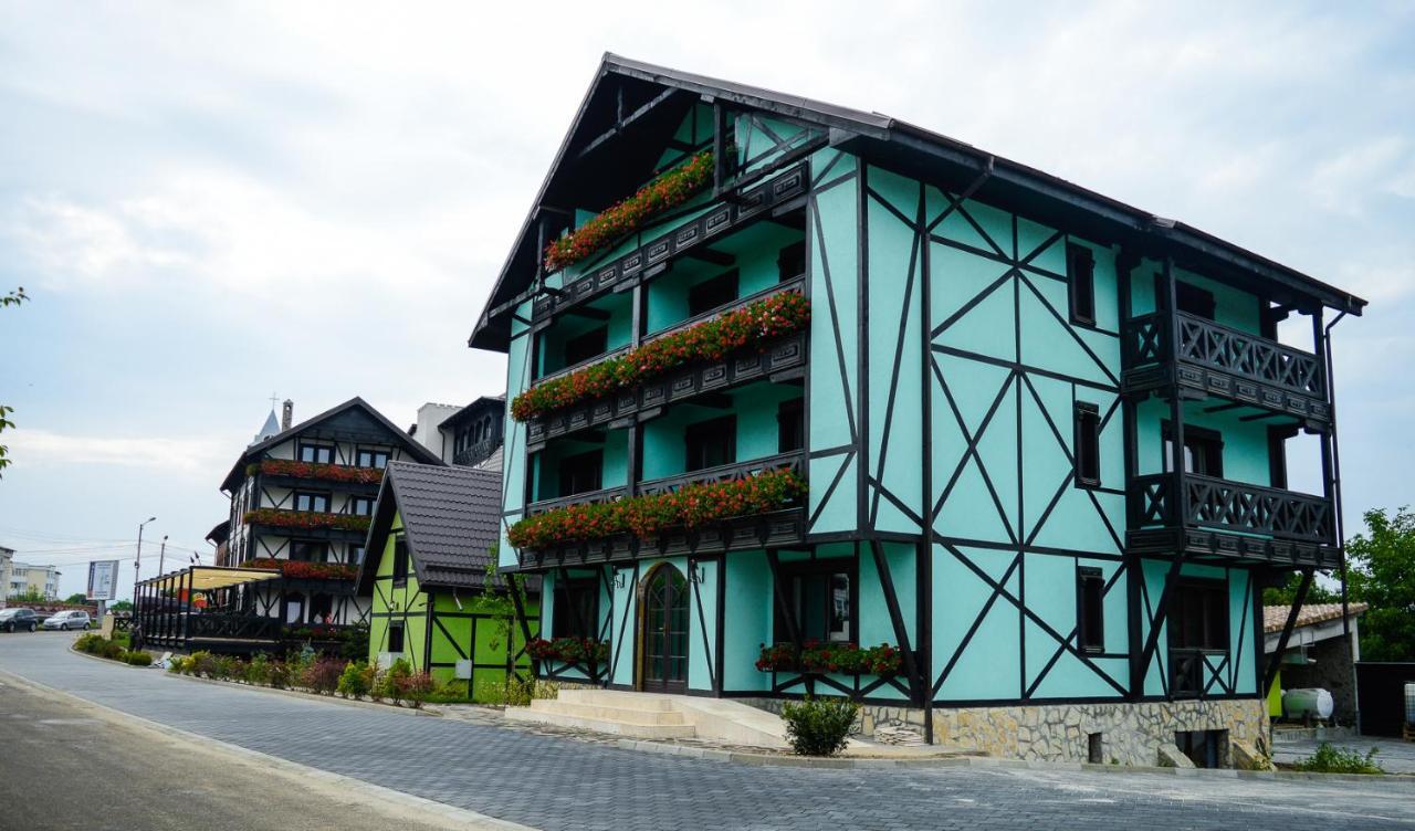 Vila Alsace Podu' Cu Lanturi Hotel Bacau Exterior photo